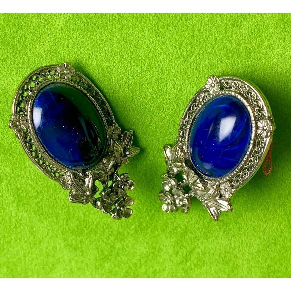 Vintage Blue Cabochon Statement earrings, in Silver, Unmarked